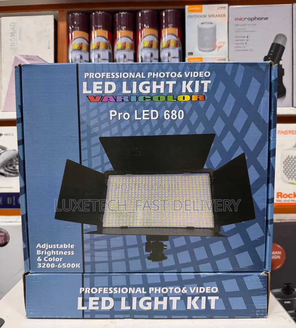 Varicolor Pro Led 680 Professional Photo and Video Led Light Kit