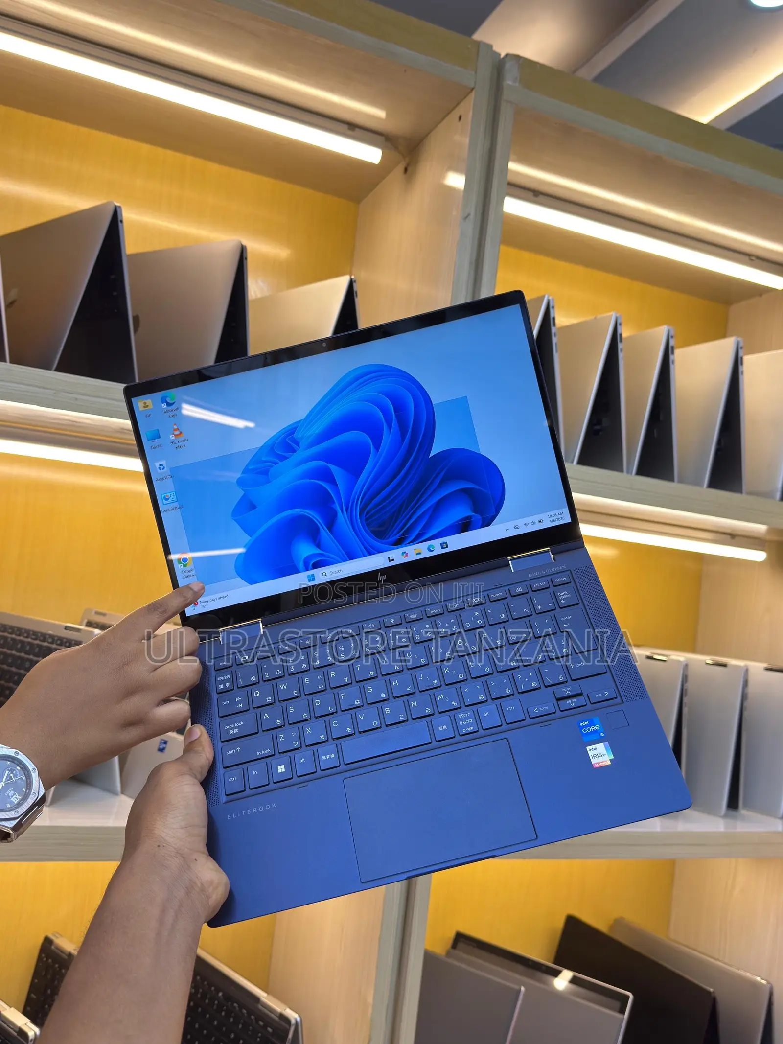 New Laptop HP Dragonfly G2 8GB Intel Core i5 SSD 256GB