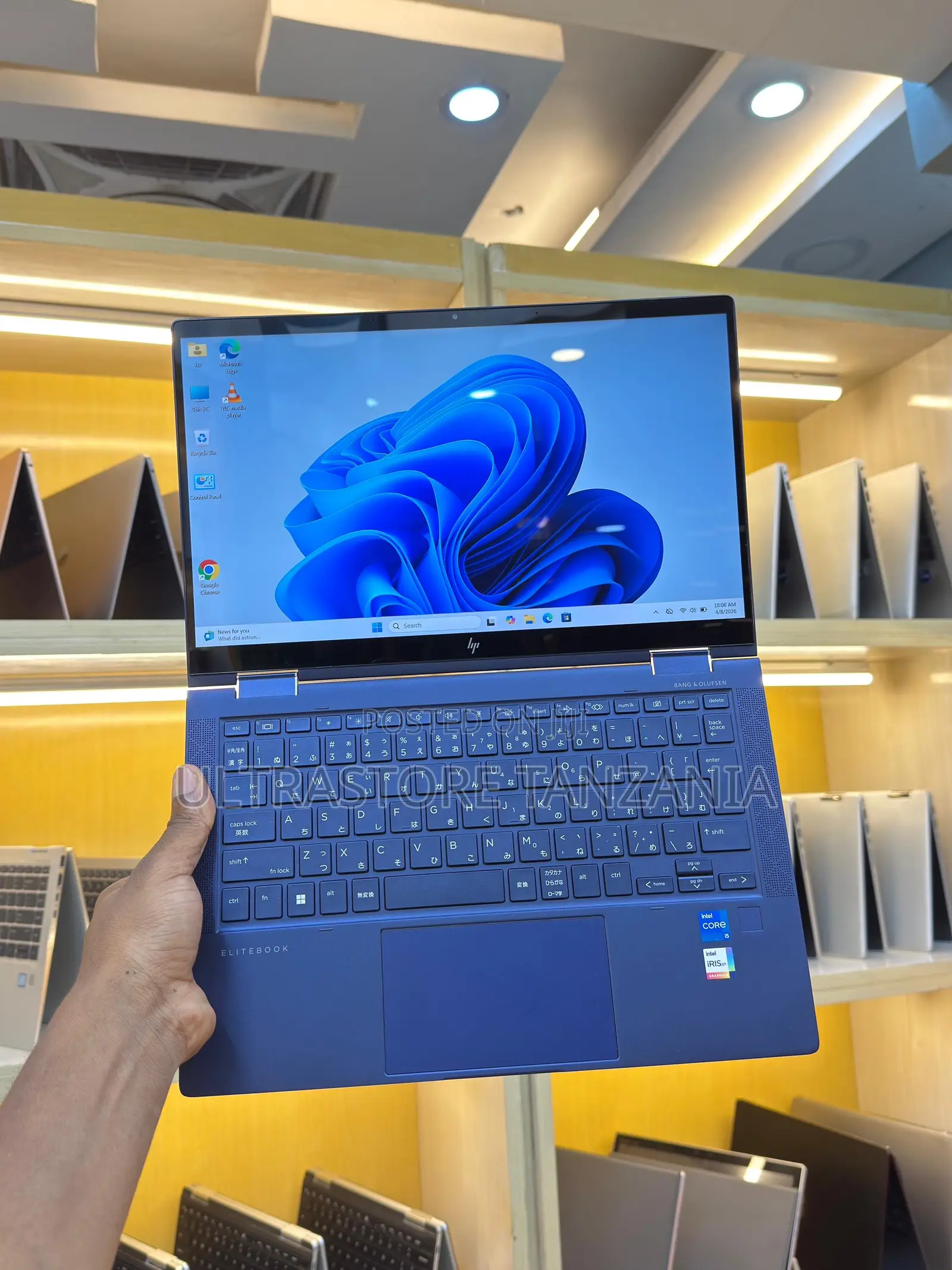New Laptop HP Dragonfly G2 8GB Intel Core i5 SSD 256GB