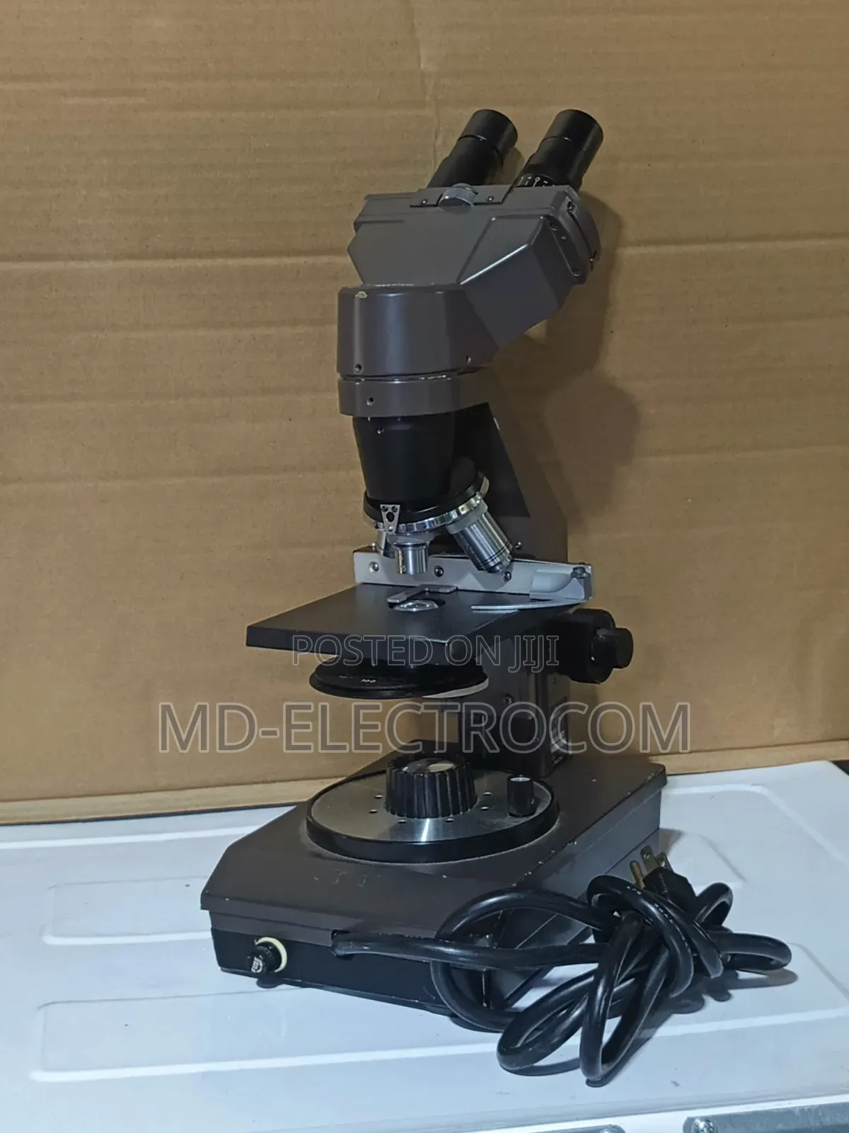 Collegiate 400 Binocular Microscope