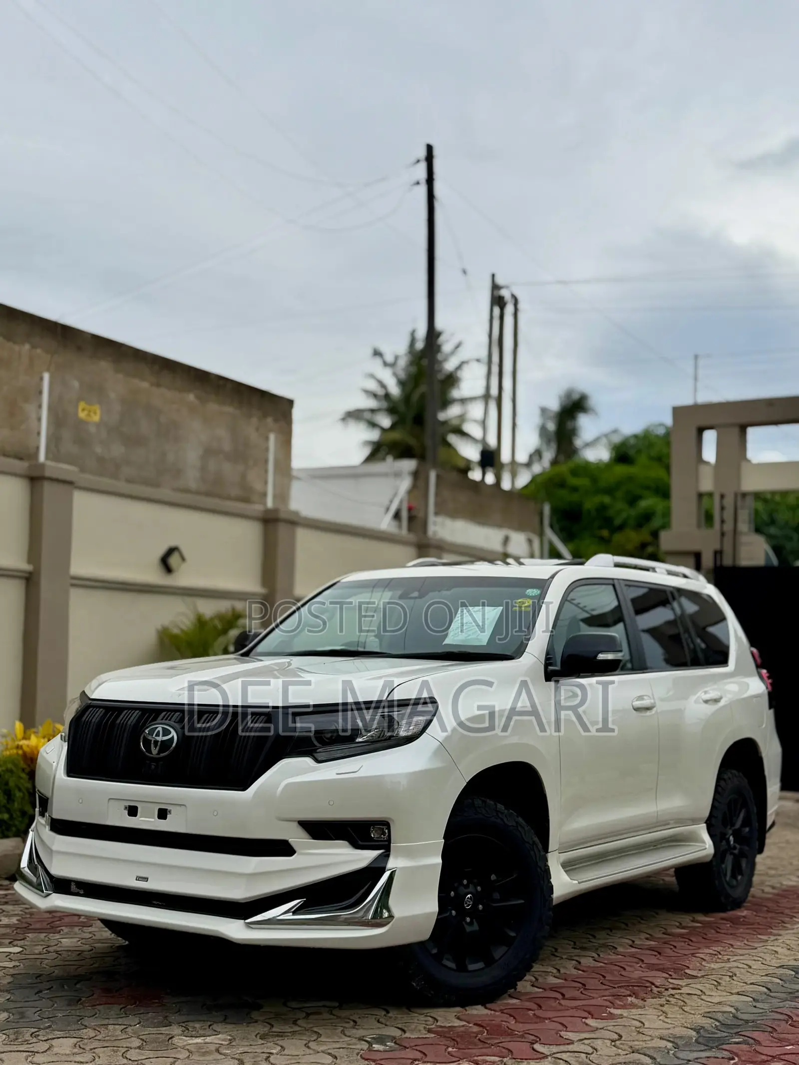 Toyota Land Cruiser Prado 2023 White