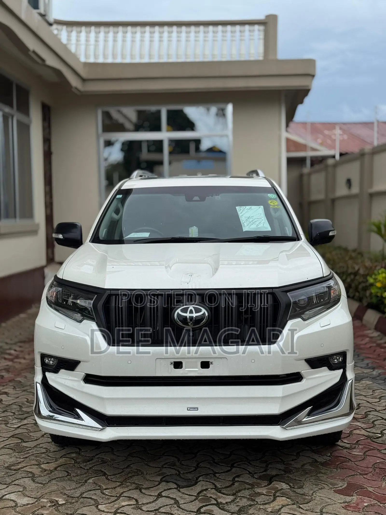 Toyota Land Cruiser Prado 2023 White