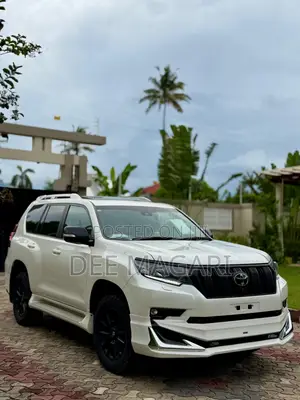 Toyota Land Cruiser Prado 2023 White