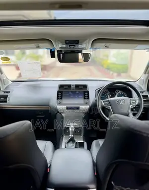 Toyota Land Cruiser Prado 2023 White