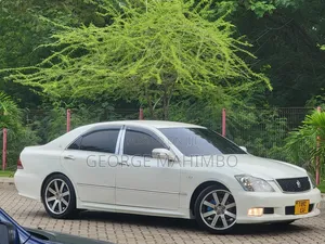 Toyota Crown 2006 White