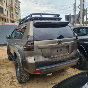 Toyota Land Cruiser Prado 2013