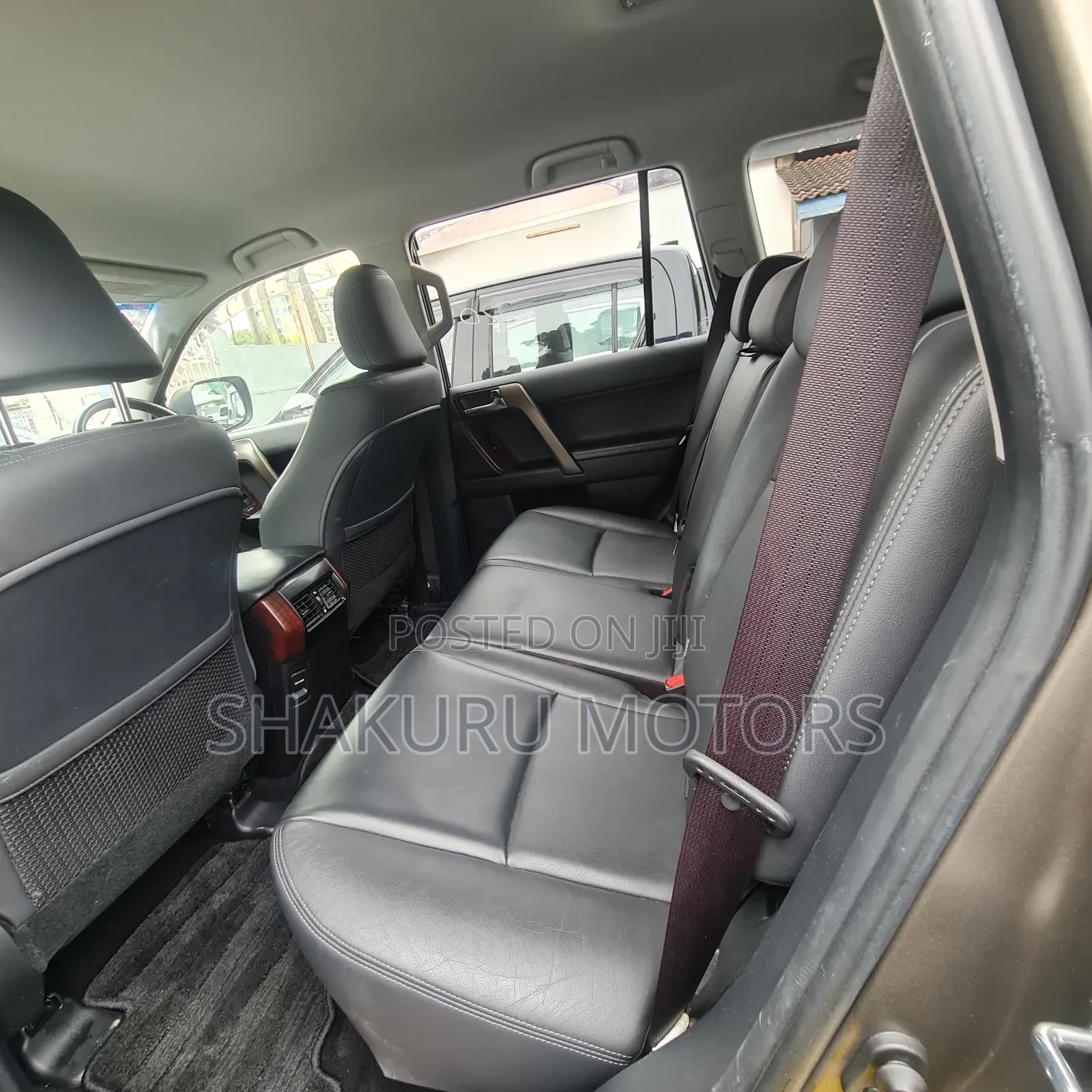 Toyota Land Cruiser Prado 2013