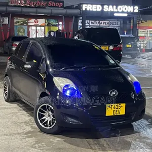 Toyota Vitz 1.0 FWD 5dr 2010 Black