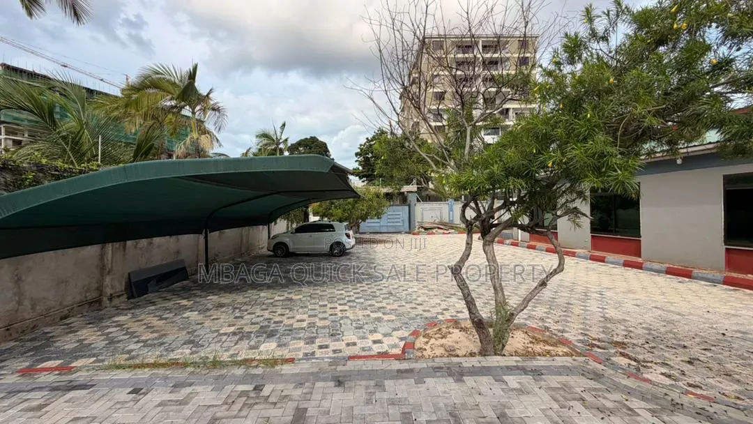 7bdrm House in Mikocheni for rent