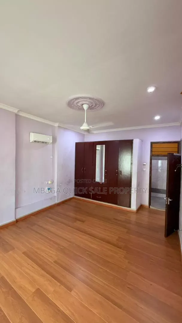 7bdrm House in Mikocheni for rent