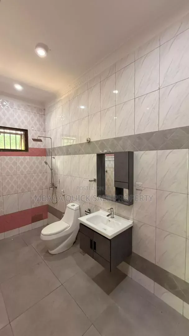 7bdrm House in Mikocheni for rent