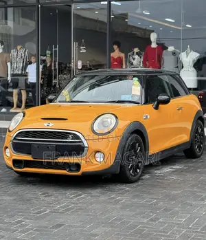 Mini Cooper 2017 Yellow