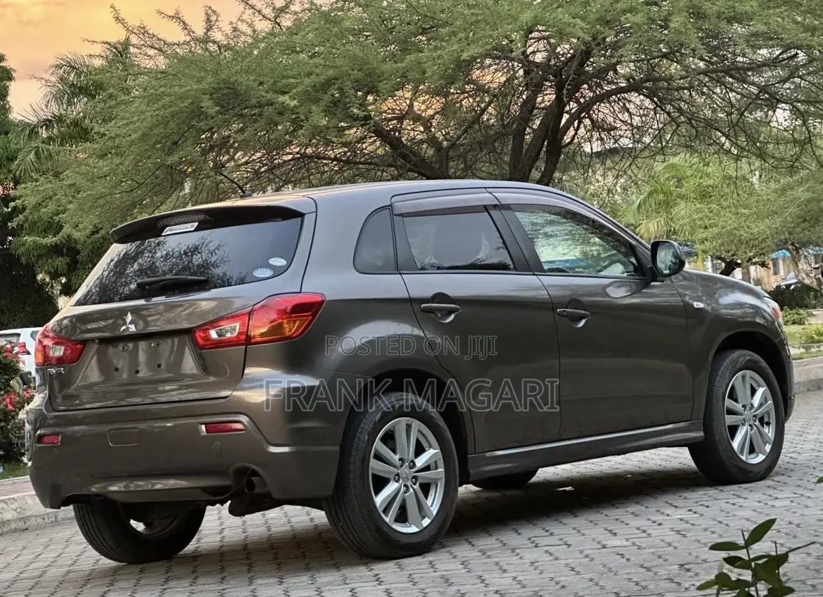 Mitsubishi RVR 2.0 2011 Gray