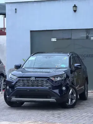 Toyota RAV4 Limited 2021 Blue