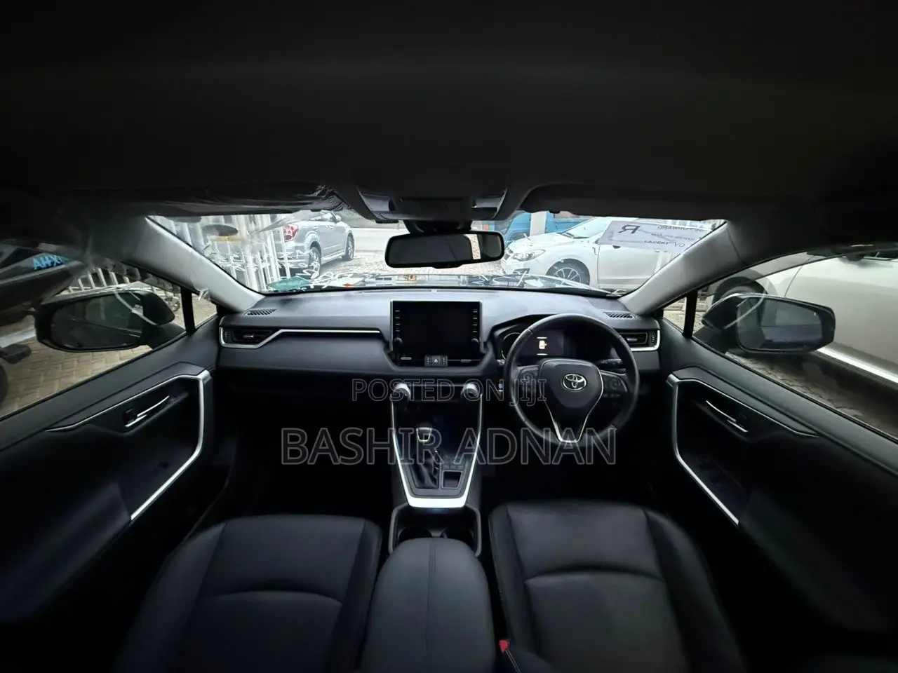 Toyota RAV4 Limited 2021 Blue