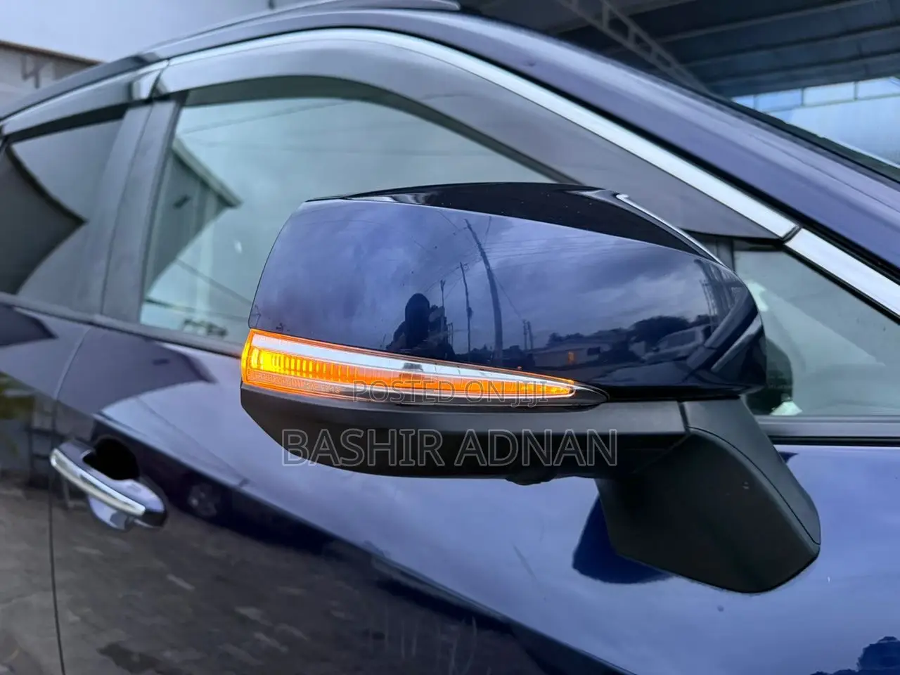 Toyota RAV4 Limited 2021 Blue