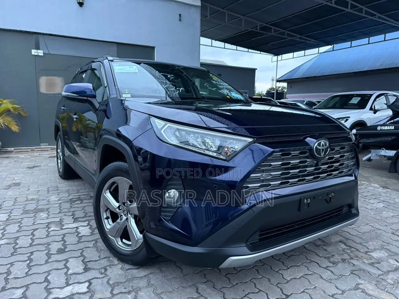 Toyota RAV4 Limited 2021 Blue