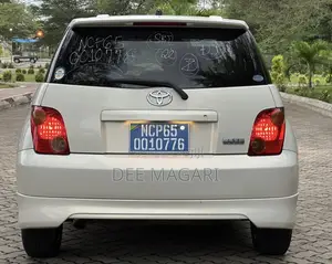 Toyota IST 2003 White