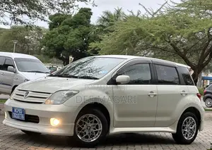 Toyota IST 2003 White