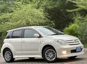 Toyota IST 2003 White