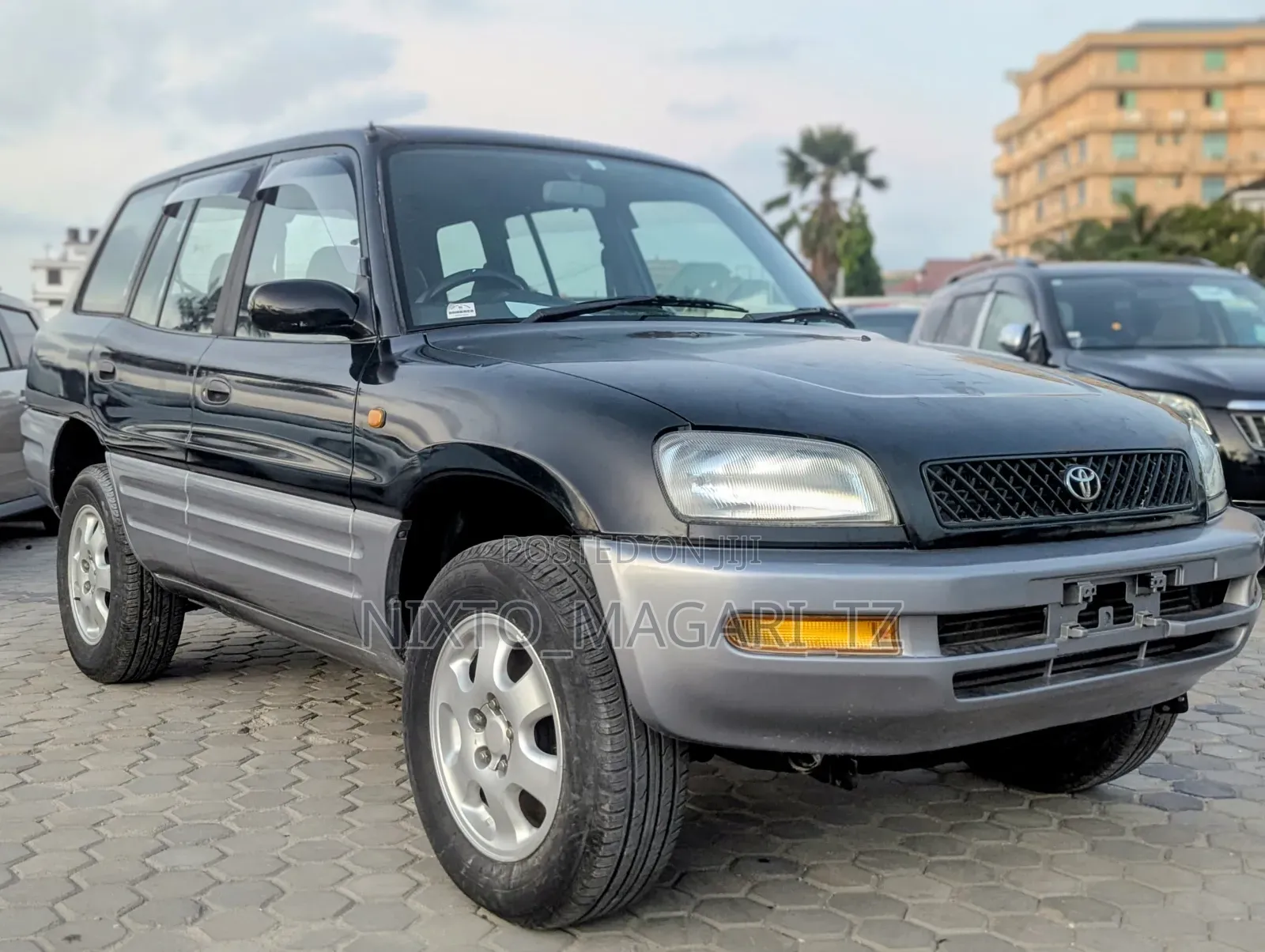 Toyota RAV4 1999 Black