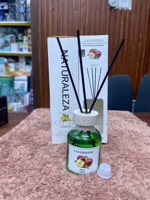 Natural Fruit Aroma Reed Air Freshener in the Apple Scent