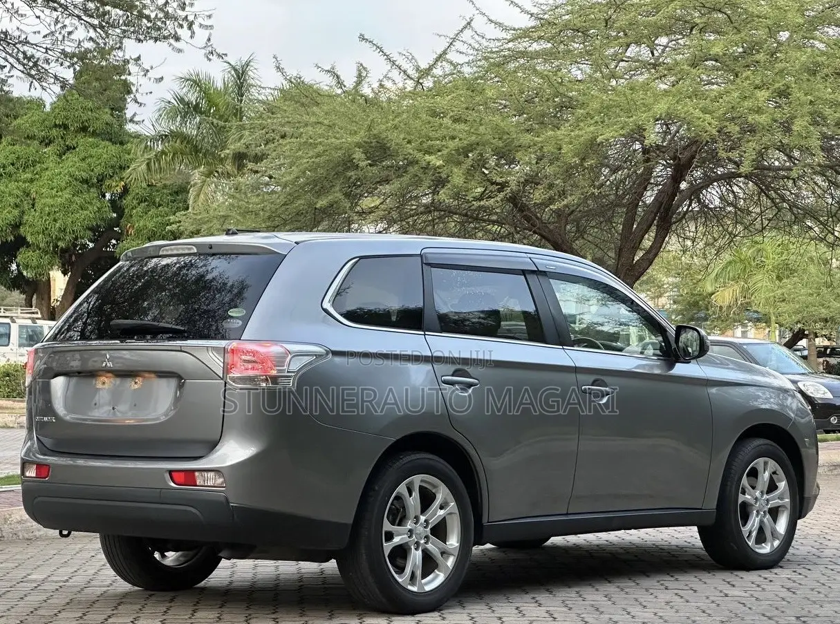 Mitsubishi Outlander 2014 Gray