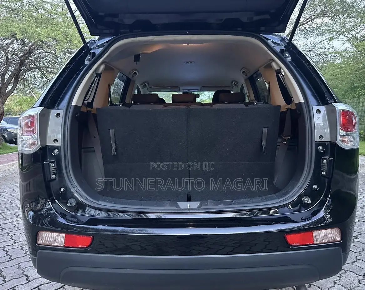 Mitsubishi Outlander 2014 Black