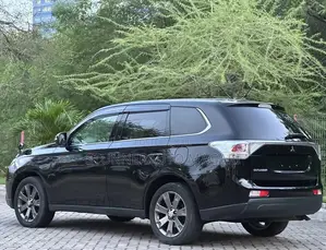 Mitsubishi Outlander 2014 Black