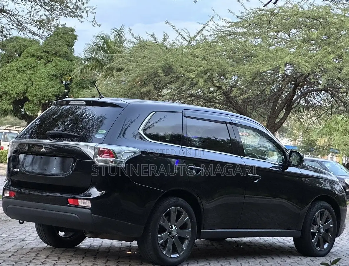 Mitsubishi Outlander 2014 Black