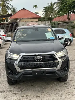 Toyota Hilux 2022 Black