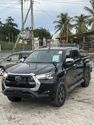 Toyota Hilux 2022 Black
