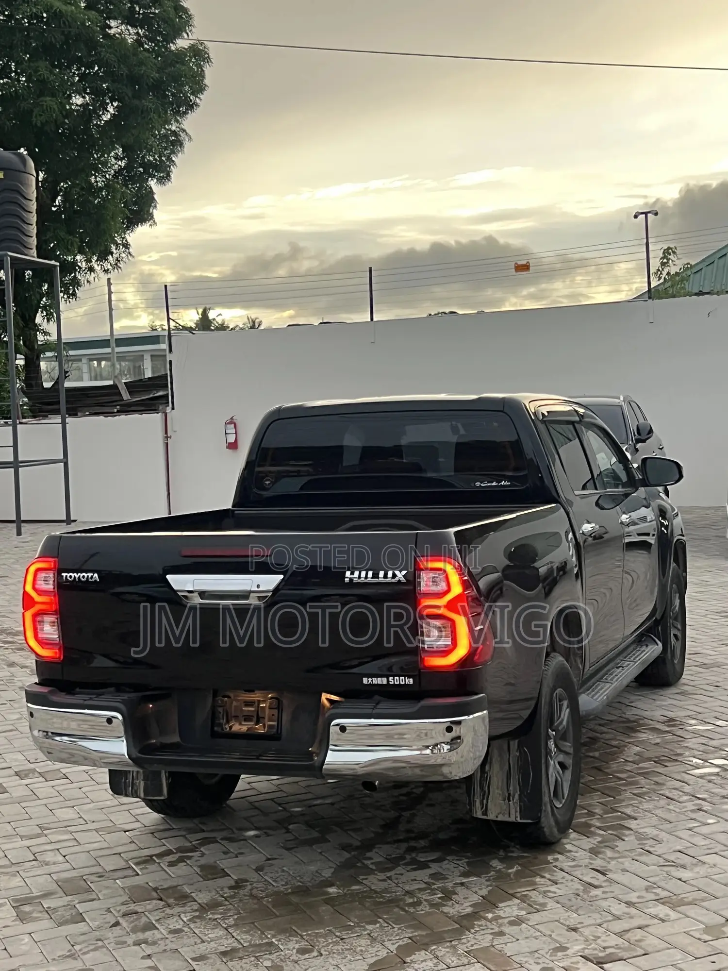 Toyota Hilux 2022 Black