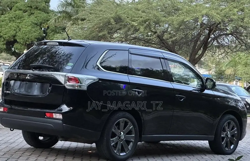 Mitsubishi Outlander 2014 Black