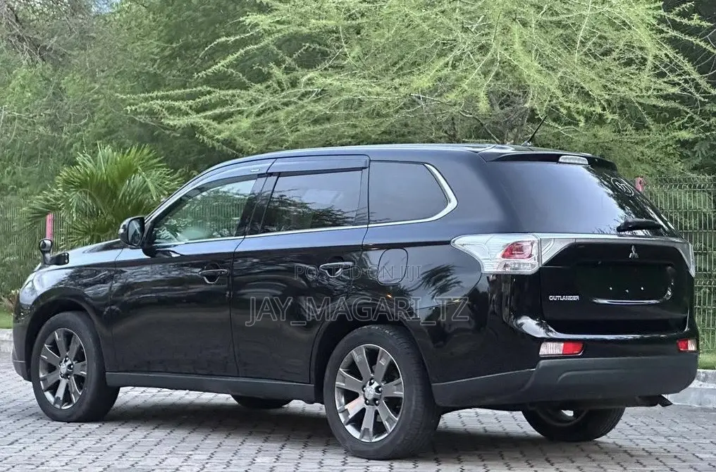 Mitsubishi Outlander 2014 Black