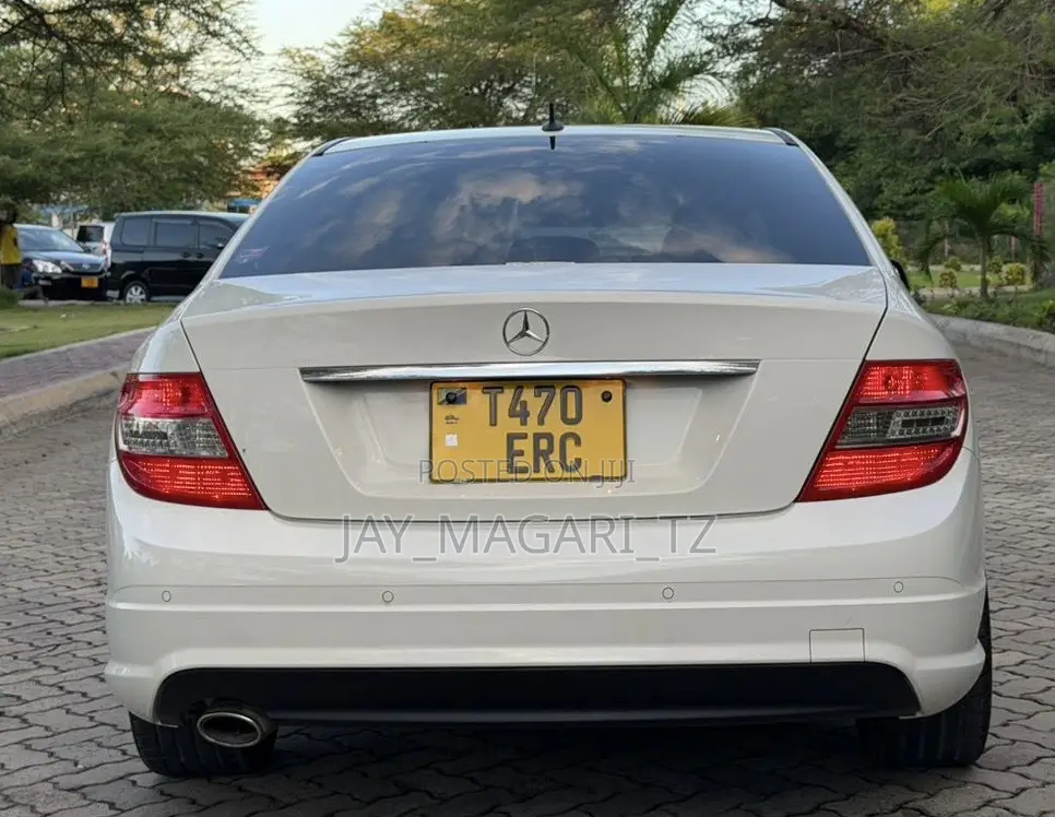 Mercedes-Benz C-Class 2009 White