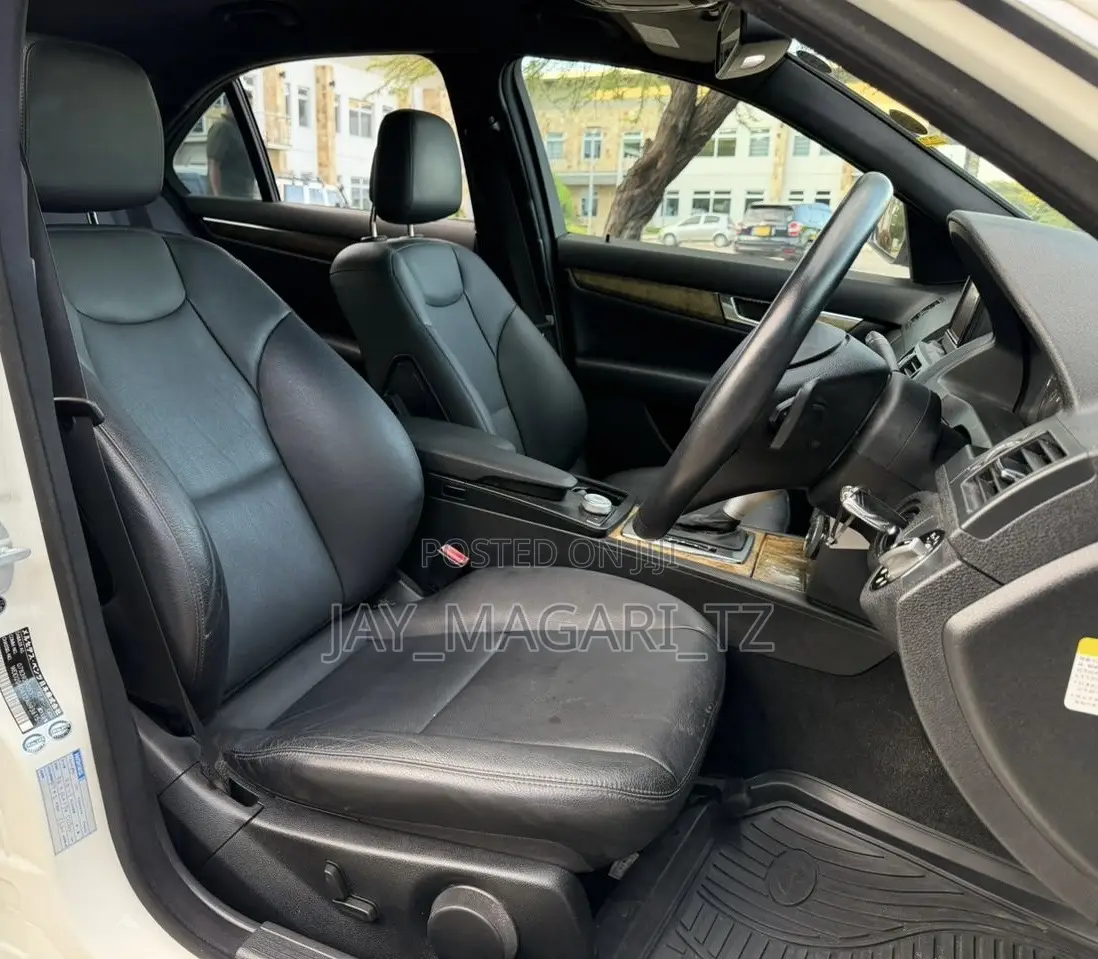 Mercedes-Benz C-Class 2009 White