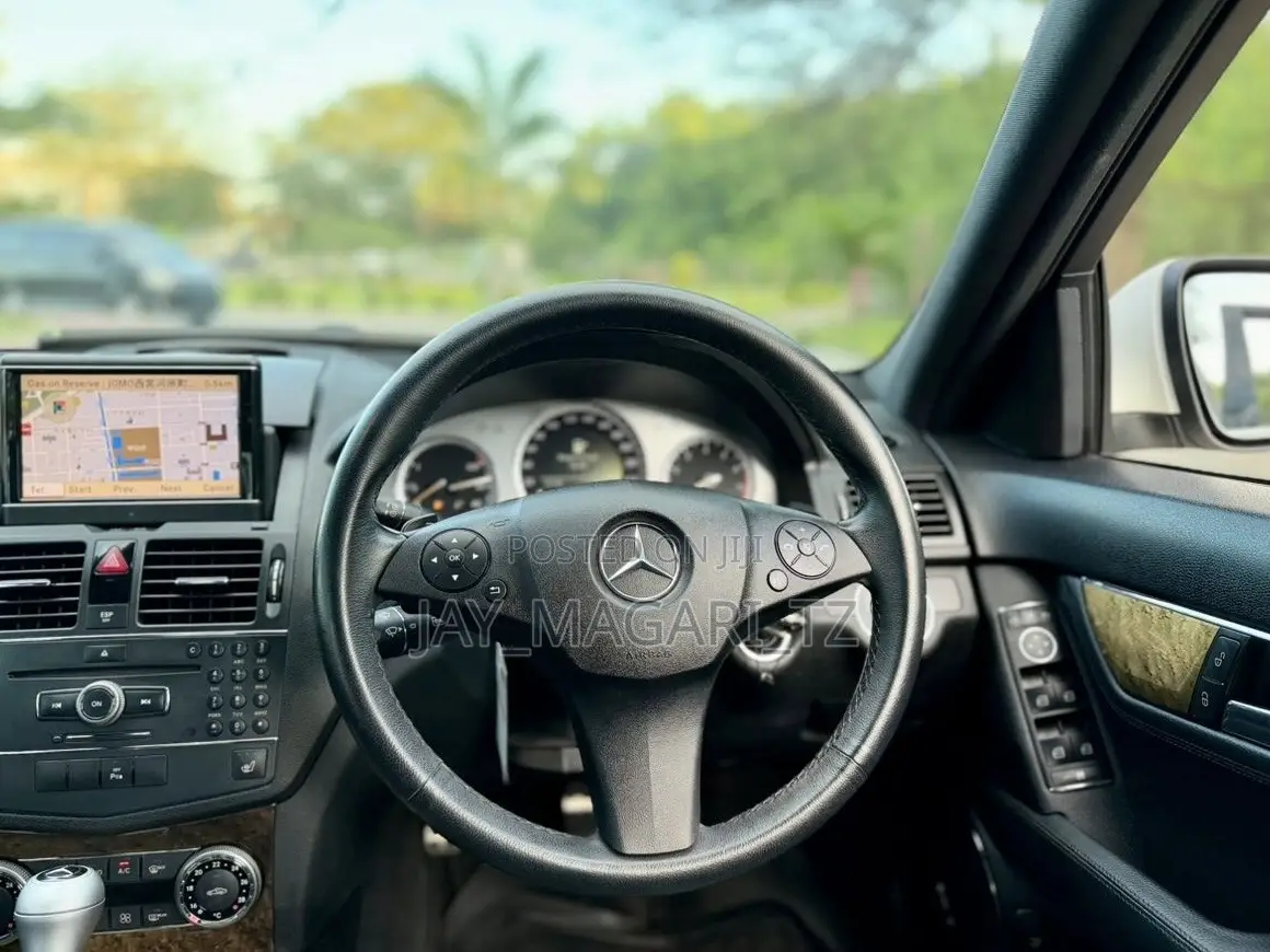 Mercedes-Benz C-Class 2009 White