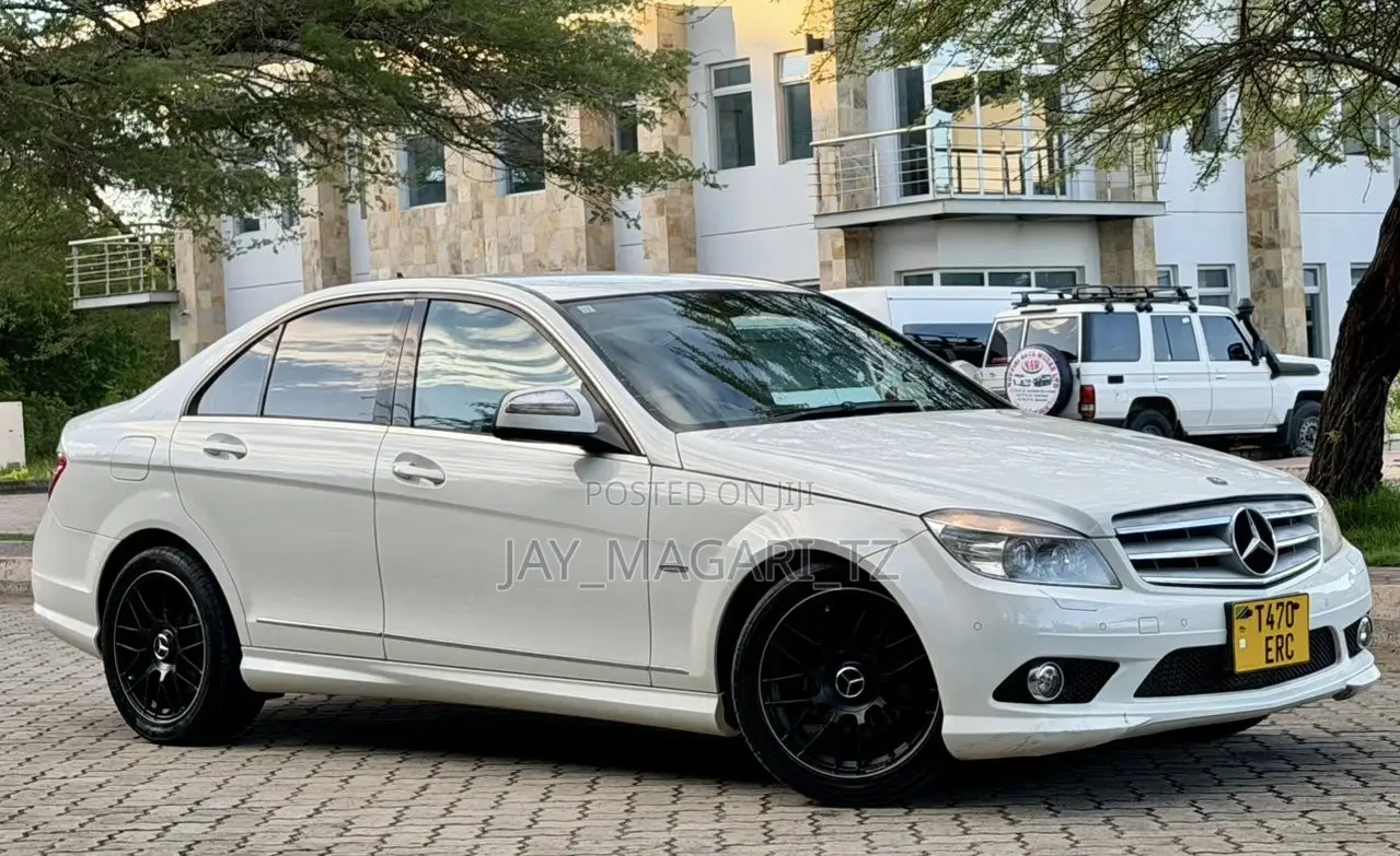 Mercedes-Benz C-Class 2009 White