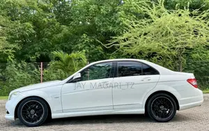 Mercedes-Benz C-Class 2009 White