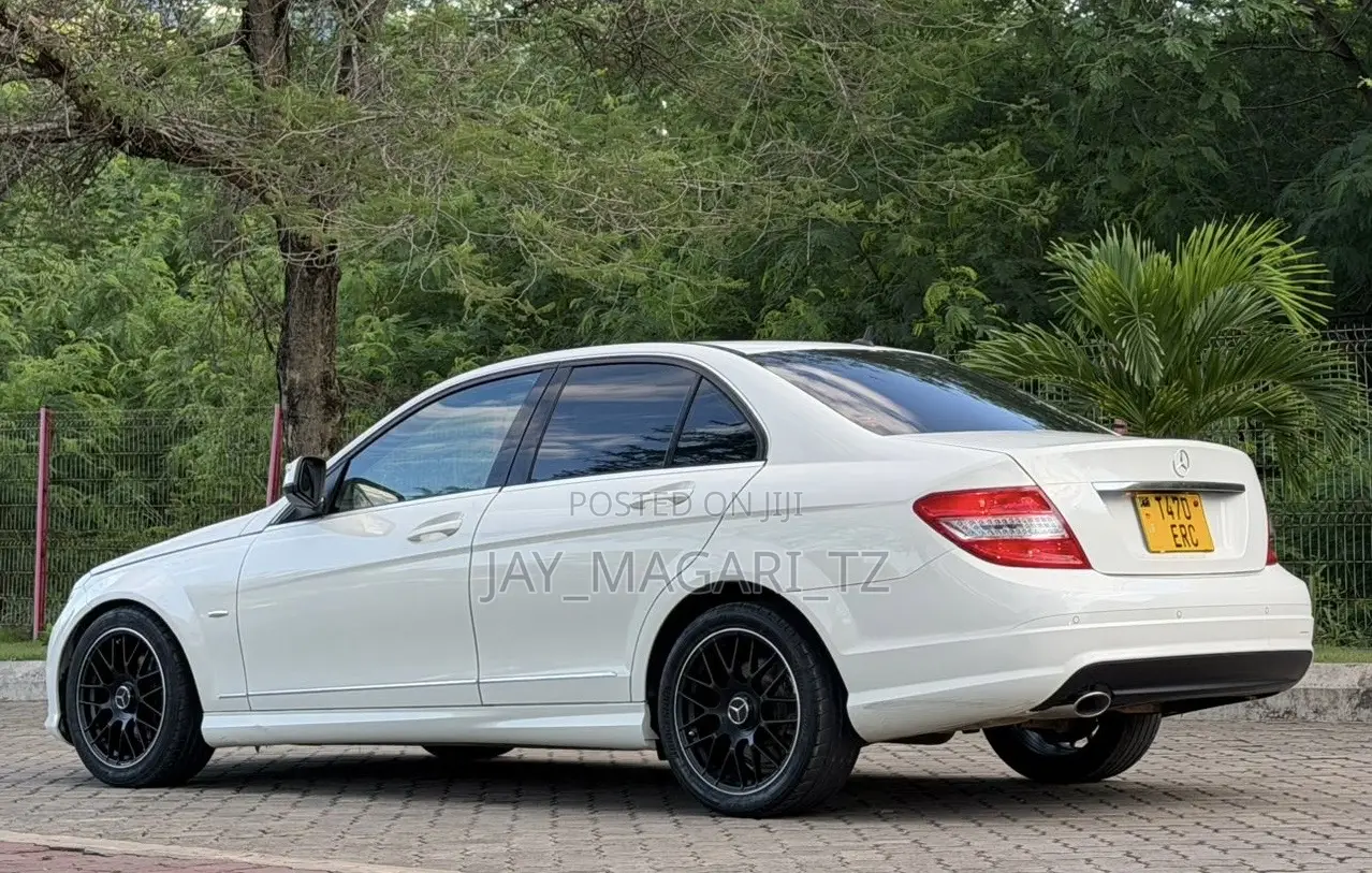 Mercedes-Benz C-Class 2009 White