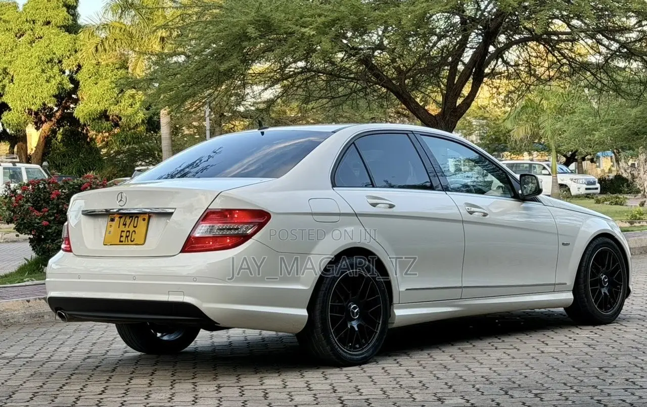 Mercedes-Benz C-Class 2009 White
