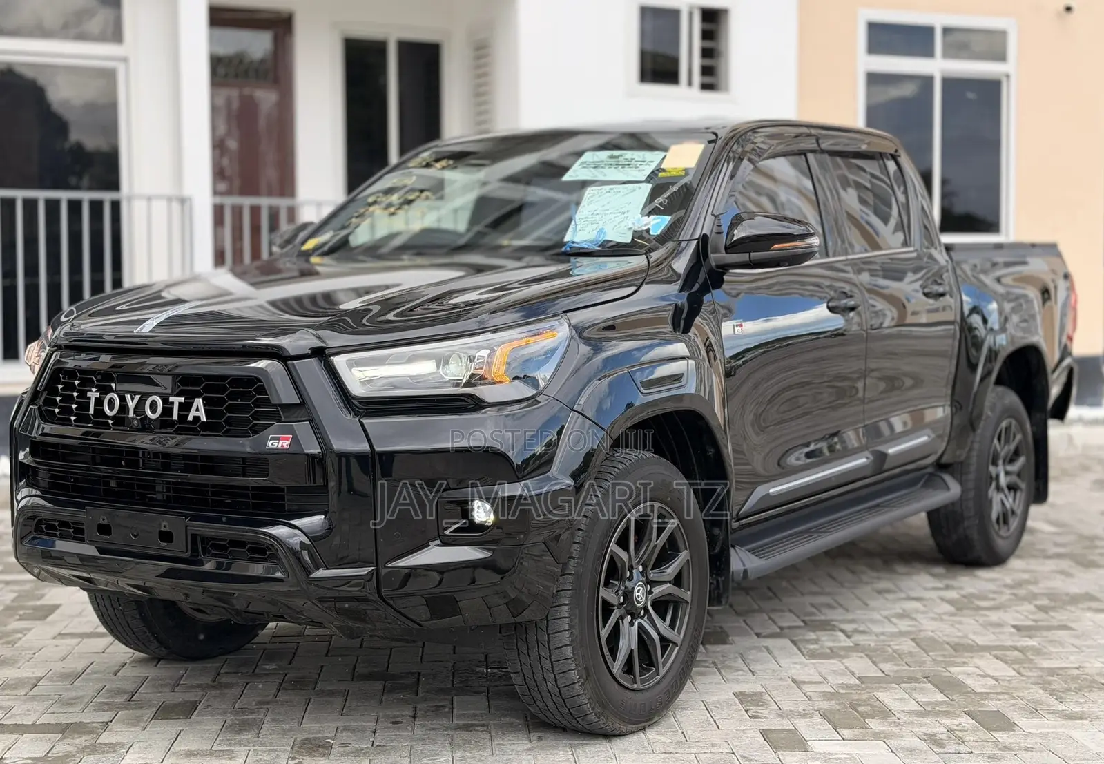 Toyota Hilux 2023 Black