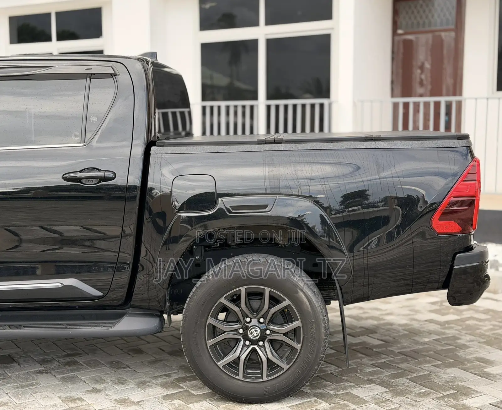 Toyota Hilux 2023 Black