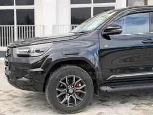 Toyota Hilux 2023 Black