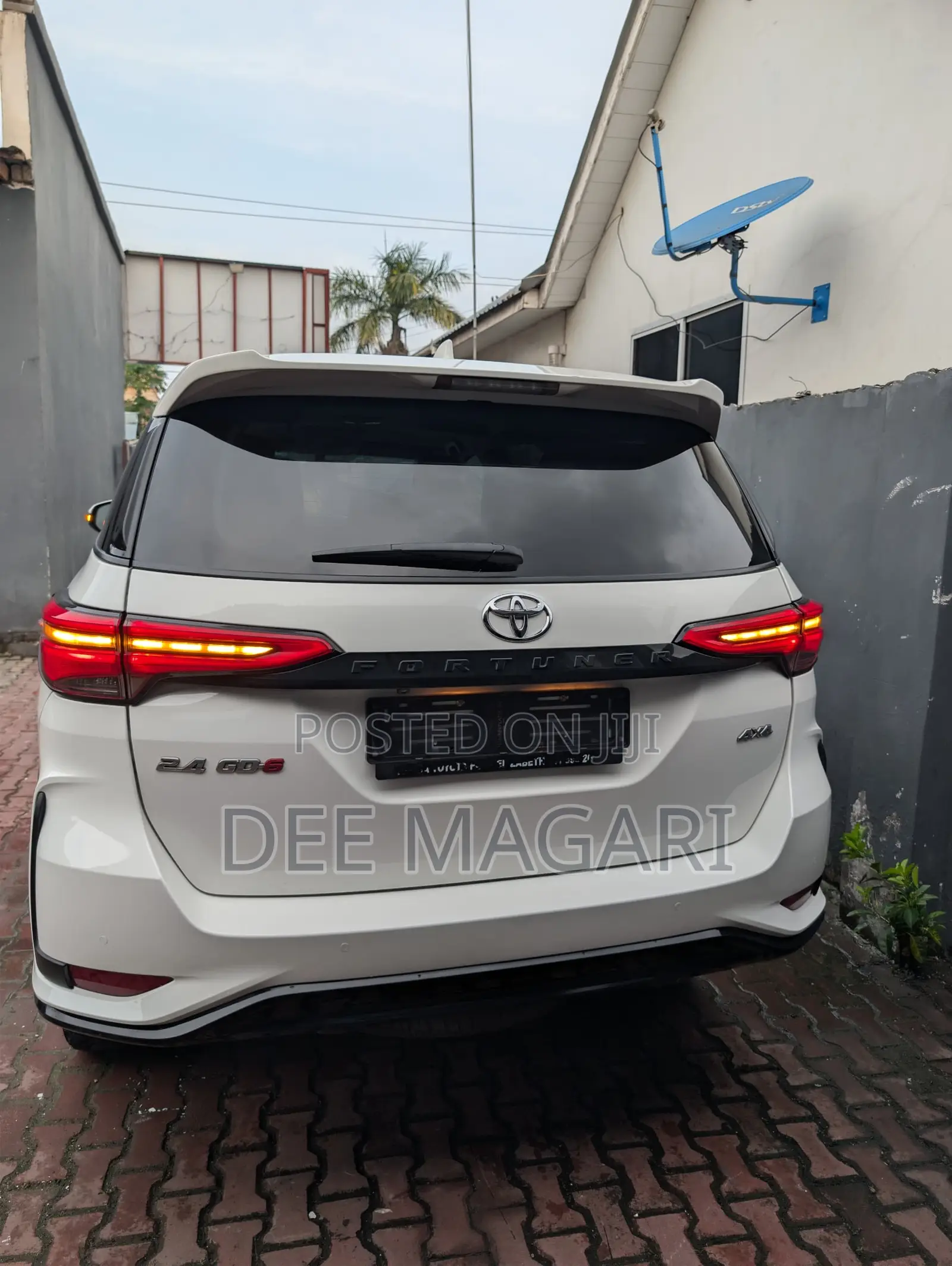 Toyota Fortuner 2.4 D AWD 2024 White