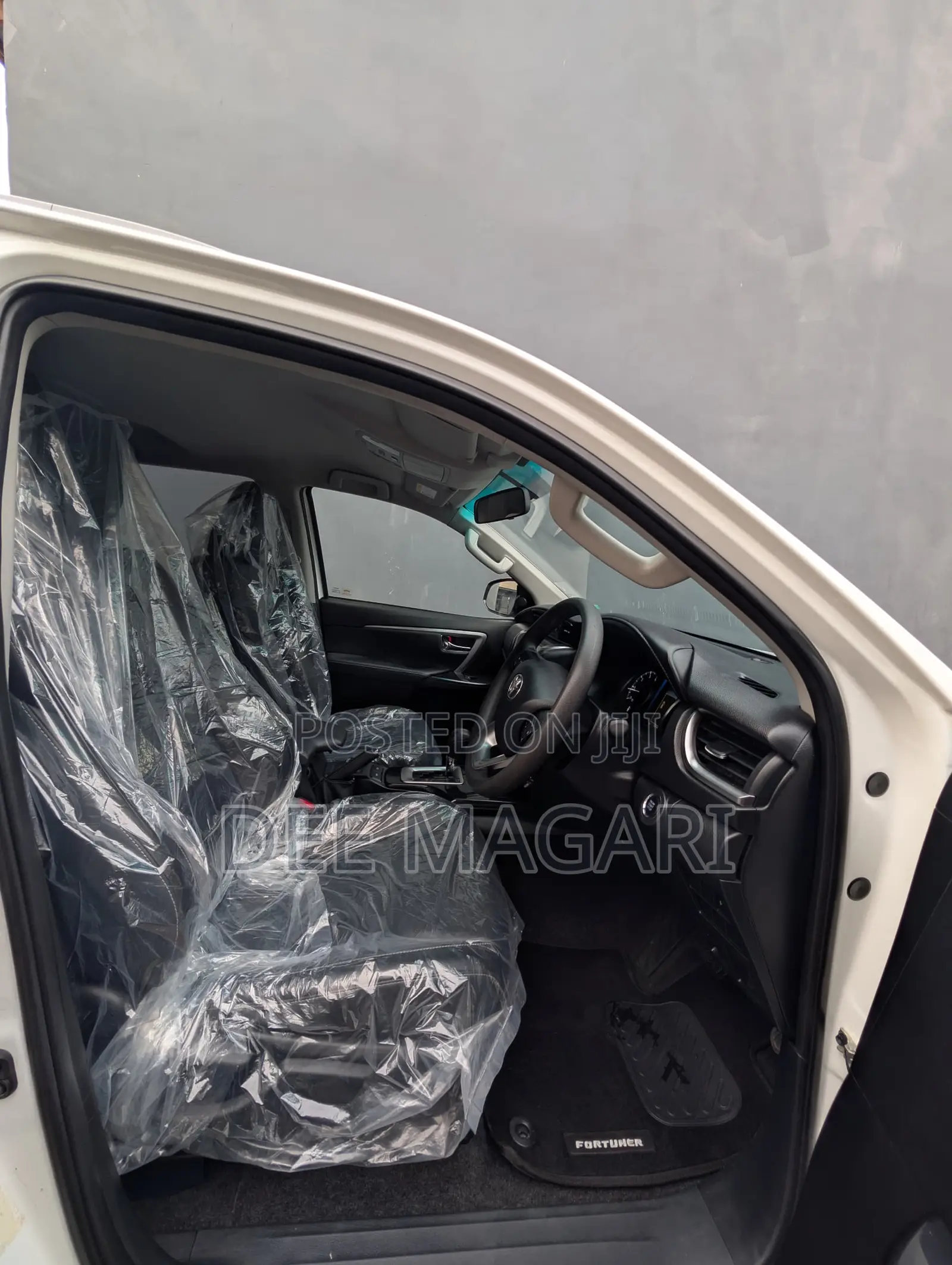 Toyota Fortuner 2.4 D AWD 2024 White