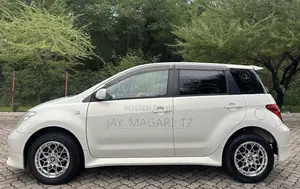 Toyota IST 2003 White
