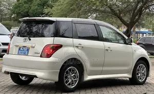 Toyota IST 2003 White