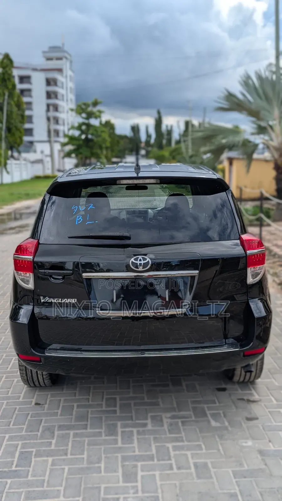Toyota Vanguard 2013 Black